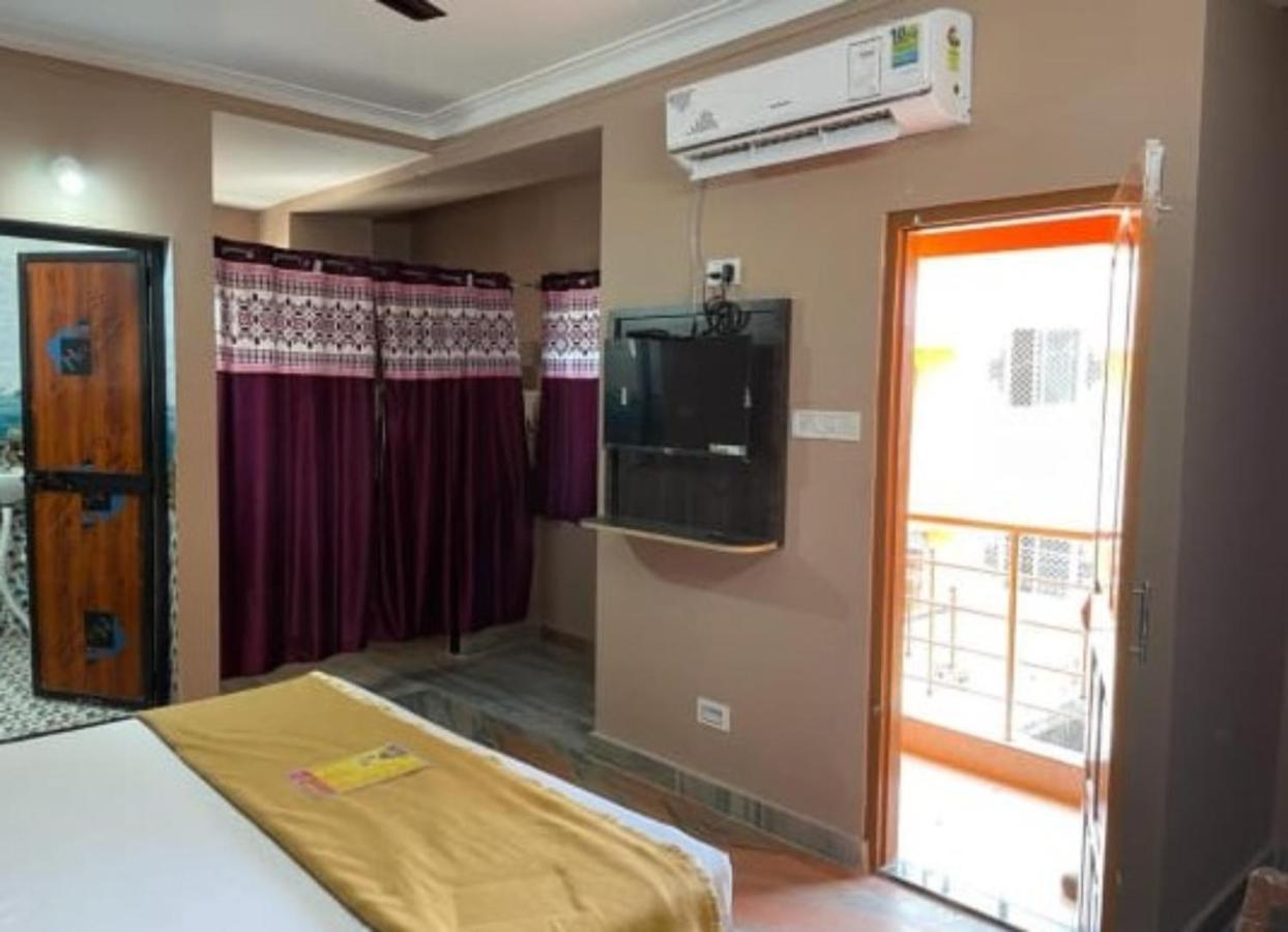 Hotel Goroomgo Radhika 3*