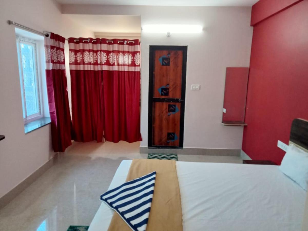 Hotel Goroomgo Radhika